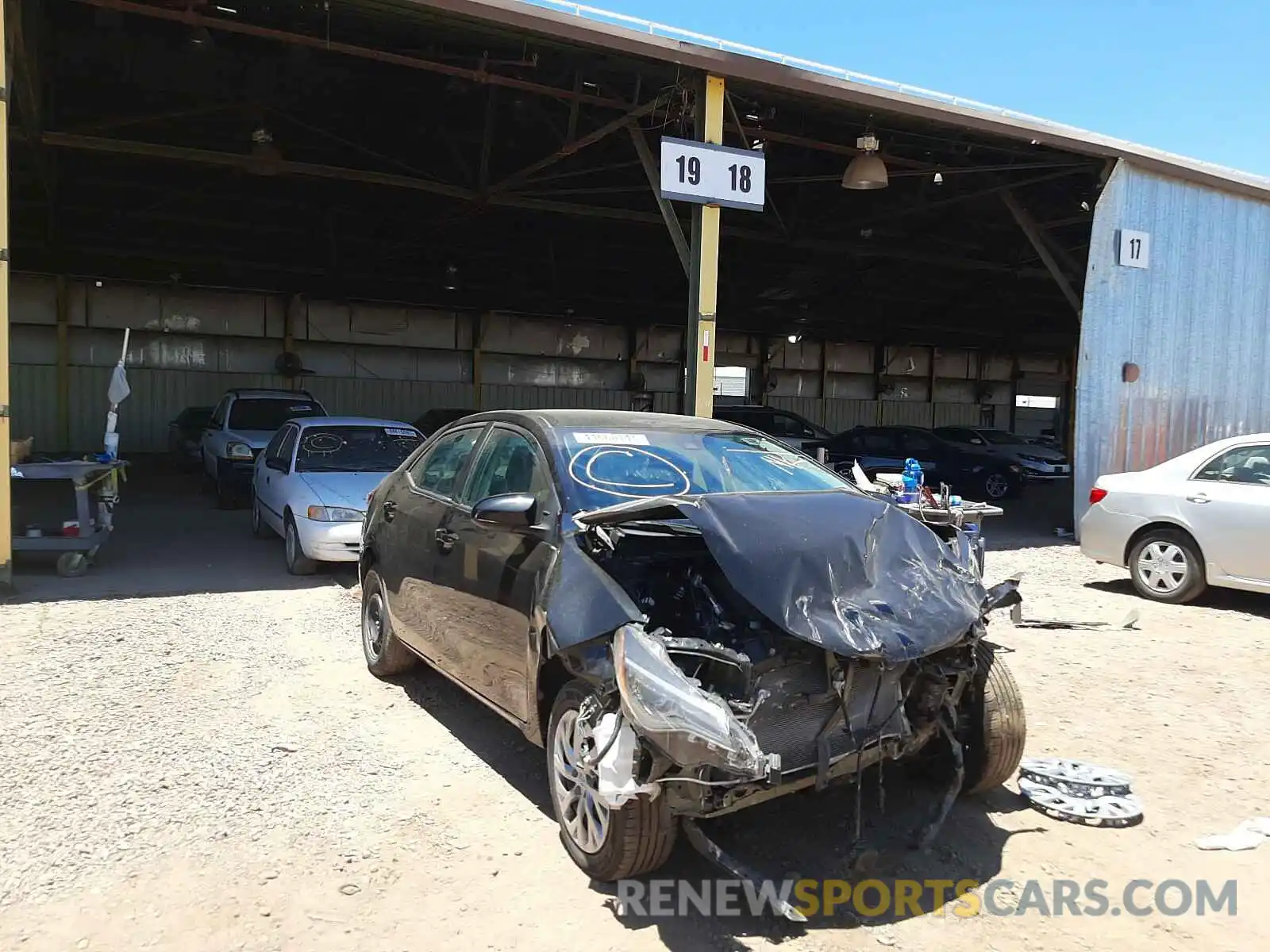 1 Фотография поврежденного автомобиля 5YFBURHE6KP934772 TOYOTA COROLLA 2019