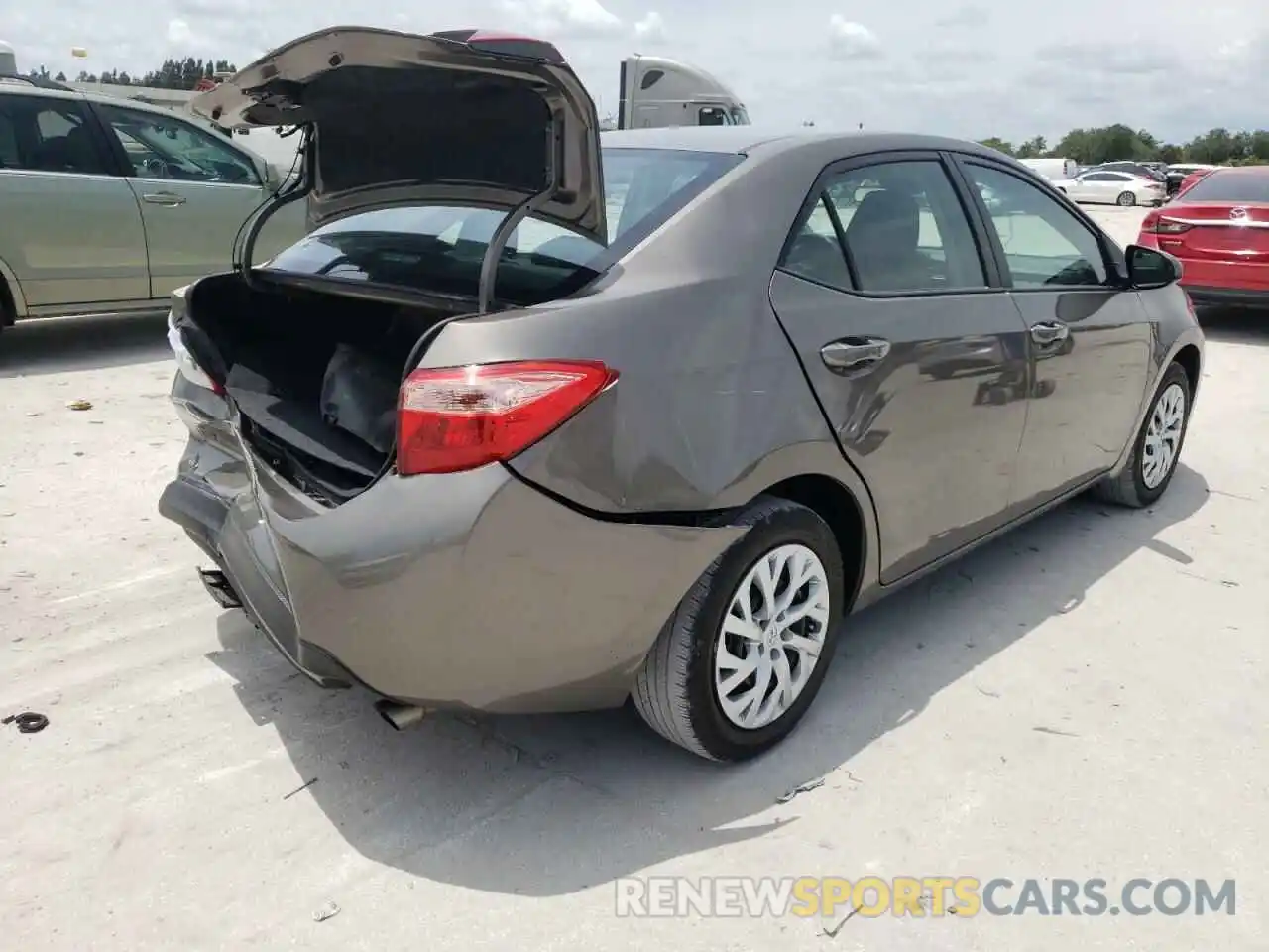 4 Photograph of a damaged car 5YFBURHE6KP934948 TOYOTA COROLLA 2019