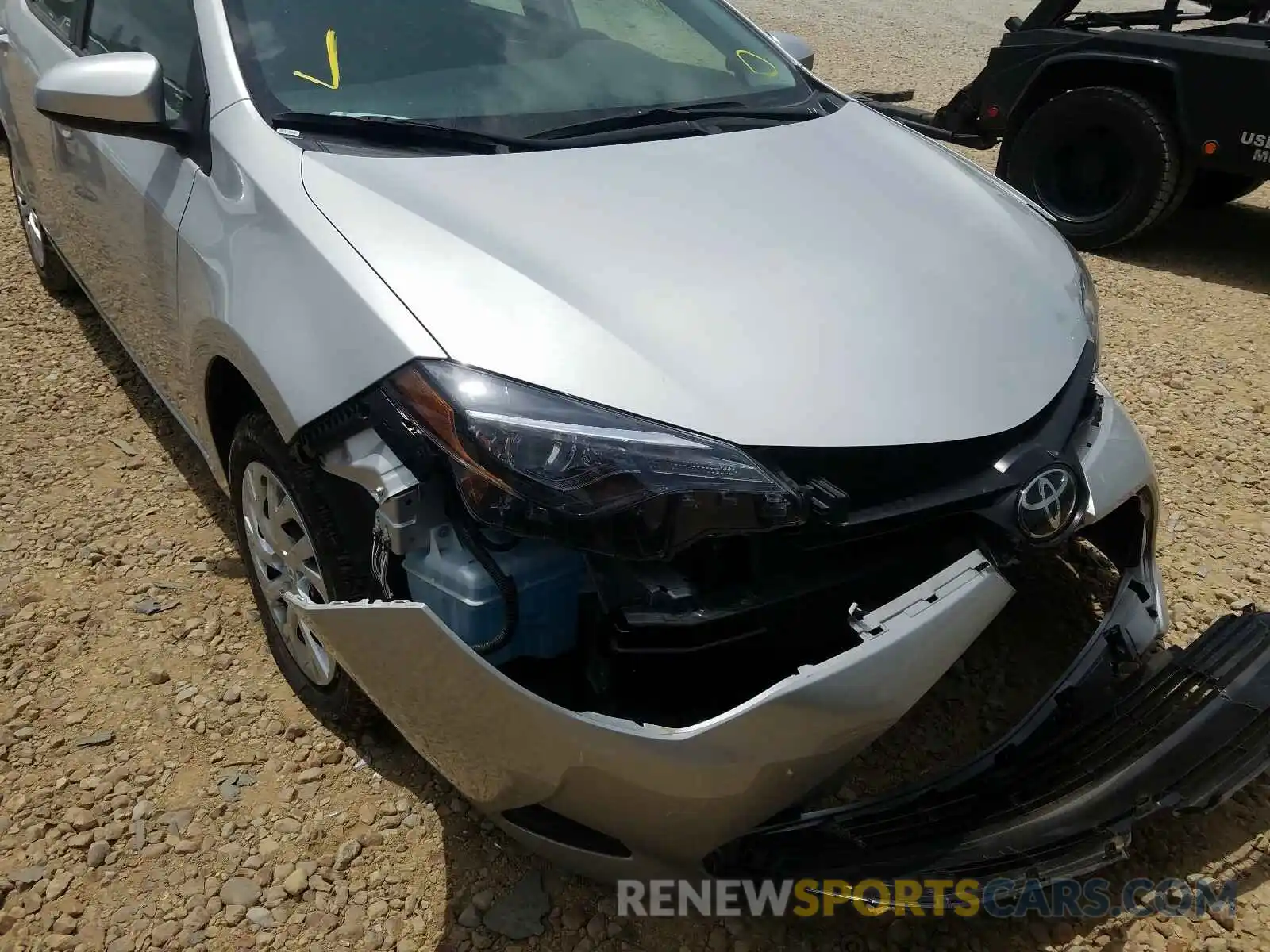 9 Photograph of a damaged car 5YFBURHE6KP935260 TOYOTA COROLLA 2019