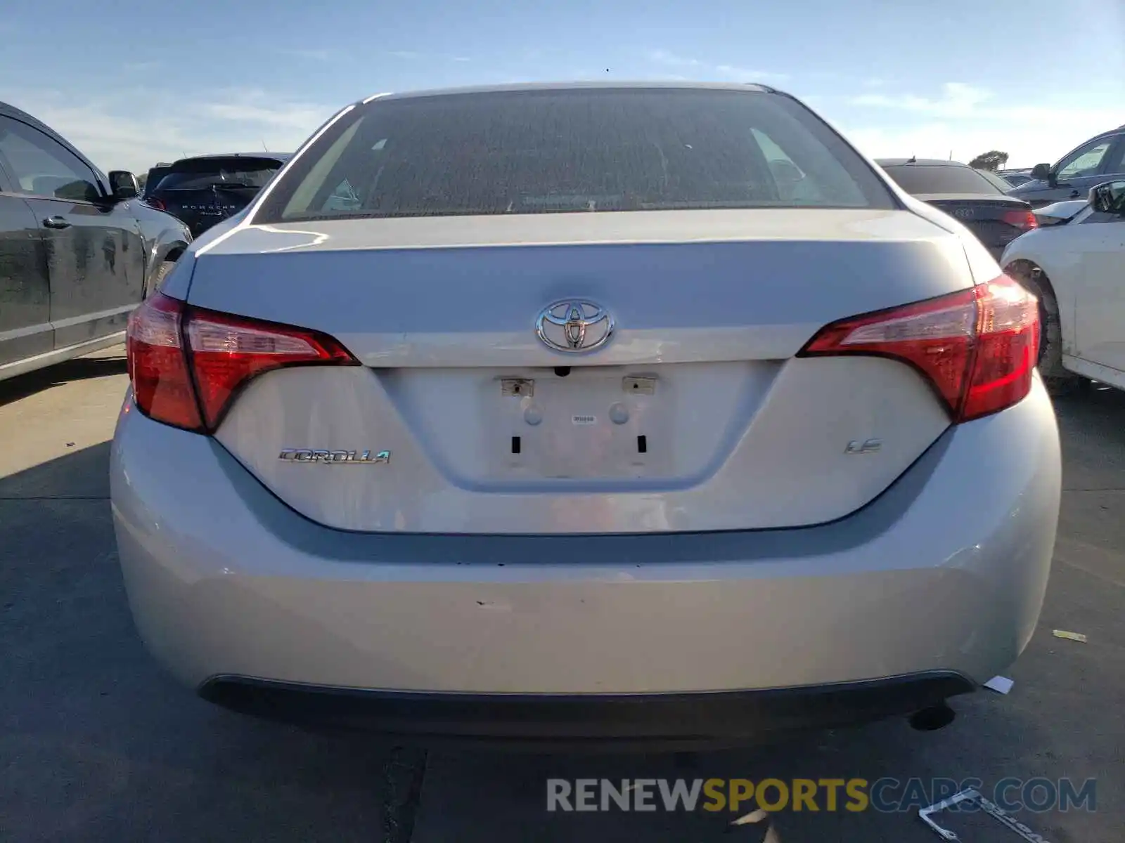 9 Photograph of a damaged car 5YFBURHE6KP935324 TOYOTA COROLLA 2019