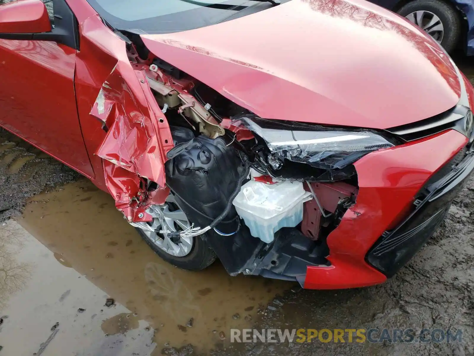 9 Photograph of a damaged car 5YFBURHE6KP935548 TOYOTA COROLLA 2019