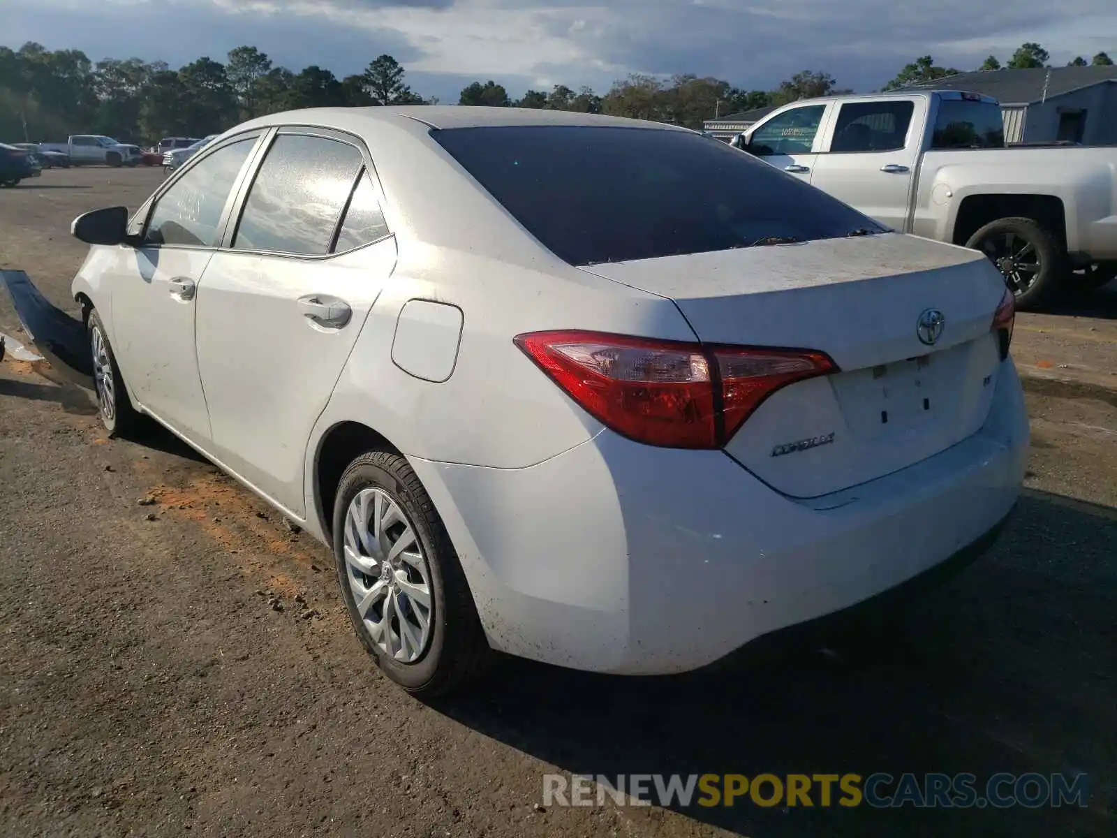 3 Photograph of a damaged car 5YFBURHE6KP935694 TOYOTA COROLLA 2019