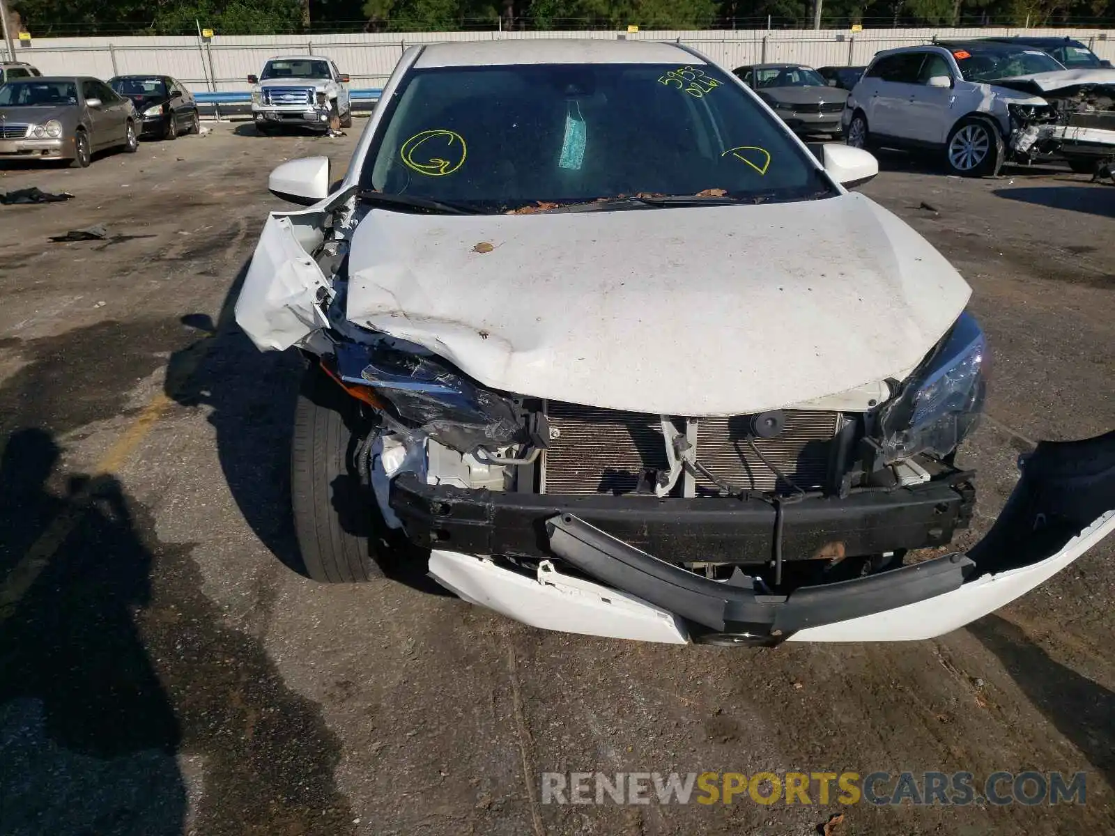 9 Photograph of a damaged car 5YFBURHE6KP935694 TOYOTA COROLLA 2019