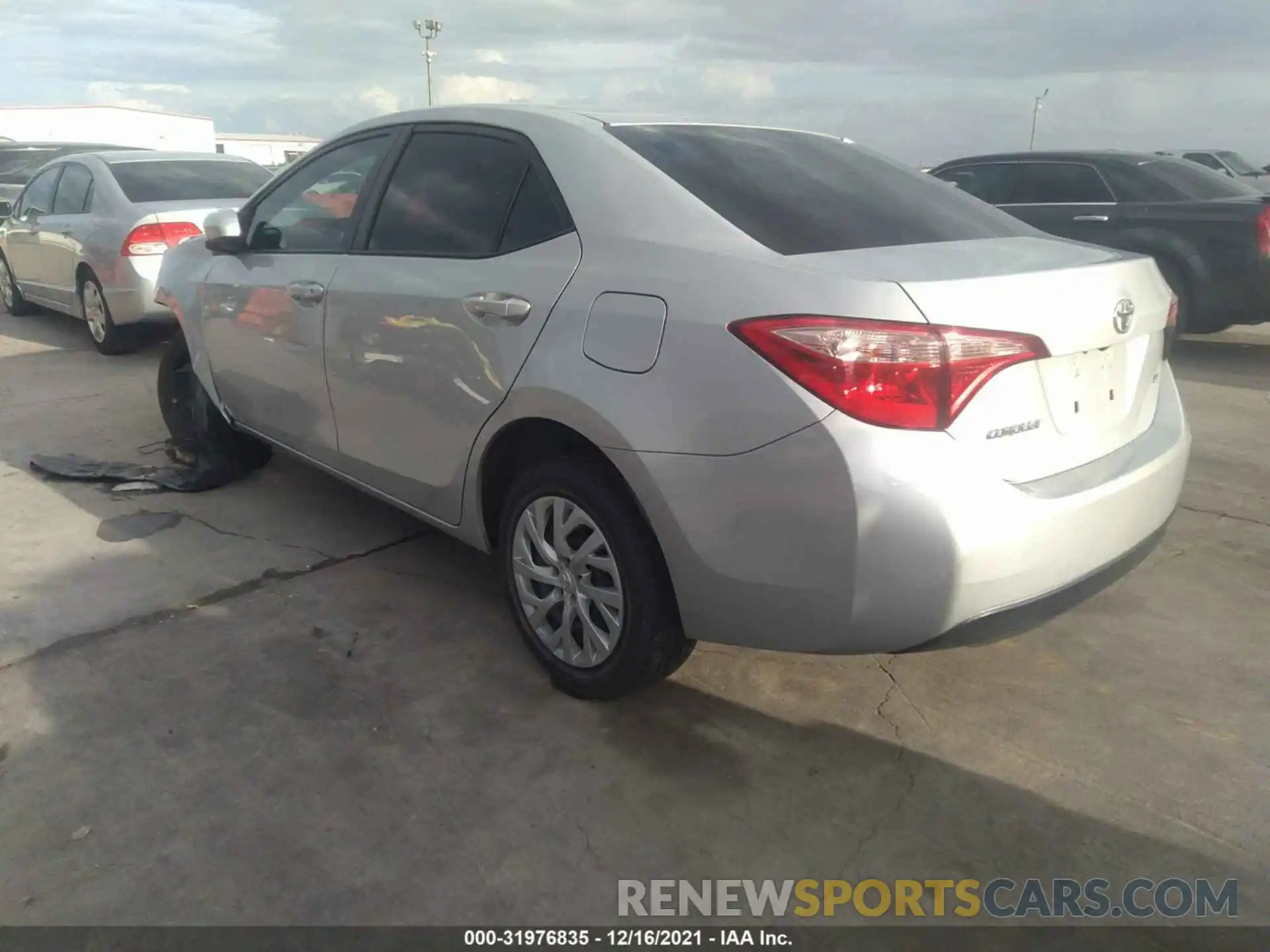 3 Photograph of a damaged car 5YFBURHE6KP936215 TOYOTA COROLLA 2019