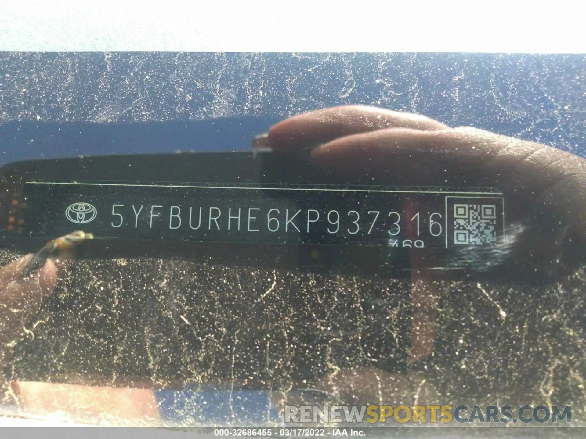 9 Photograph of a damaged car 5YFBURHE6KP937316 TOYOTA COROLLA 2019