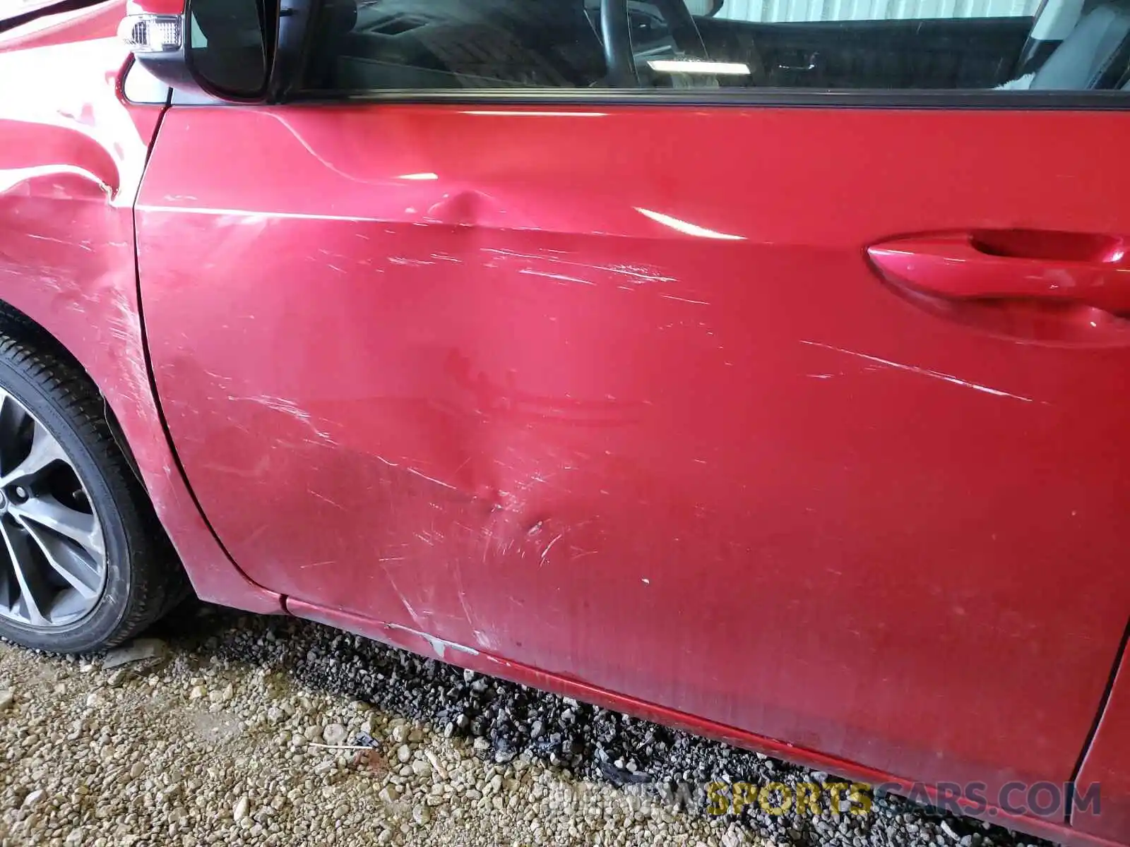 9 Photograph of a damaged car 5YFBURHE6KP938188 TOYOTA COROLLA 2019