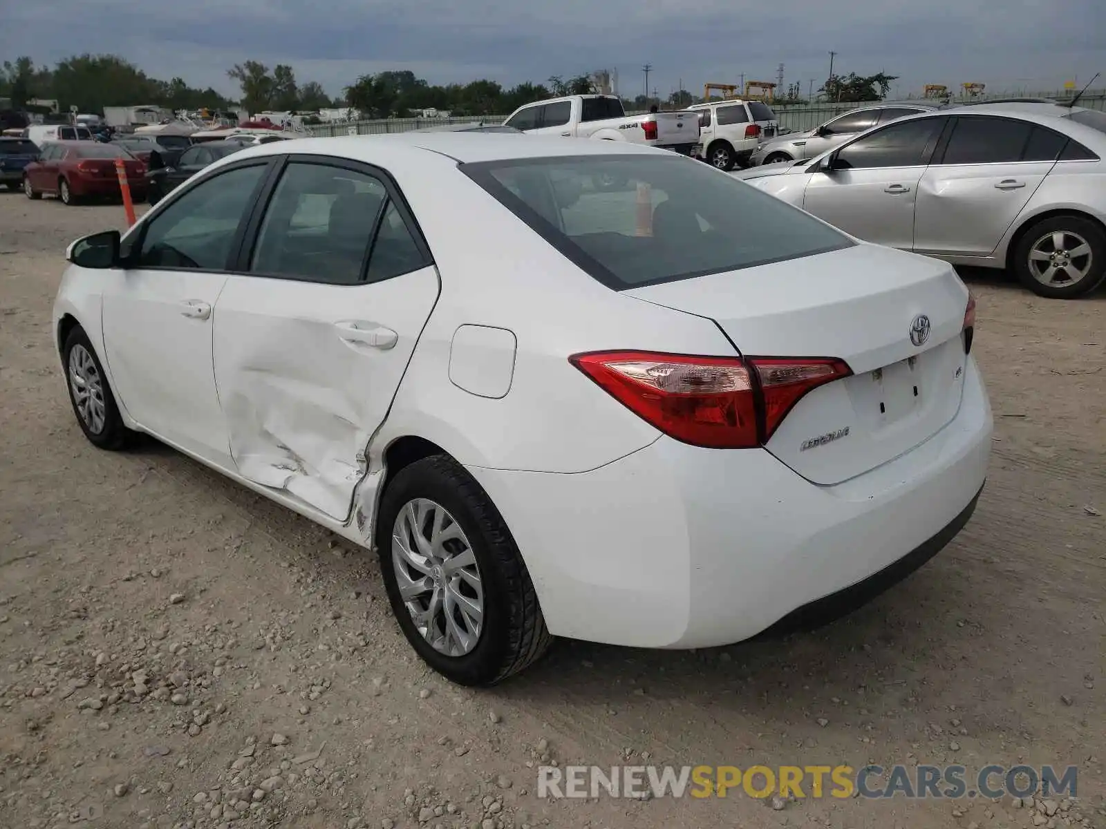 3 Photograph of a damaged car 5YFBURHE6KP939230 TOYOTA COROLLA 2019