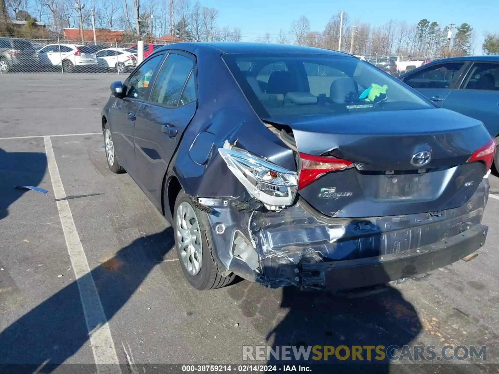 17 Photograph of a damaged car 5YFBURHE6KP939602 TOYOTA COROLLA 2019