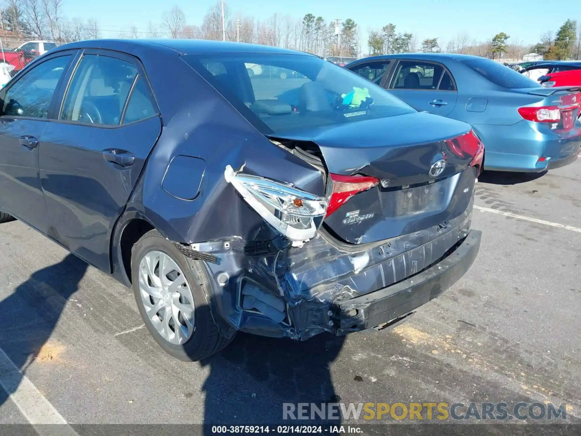 6 Photograph of a damaged car 5YFBURHE6KP939602 TOYOTA COROLLA 2019