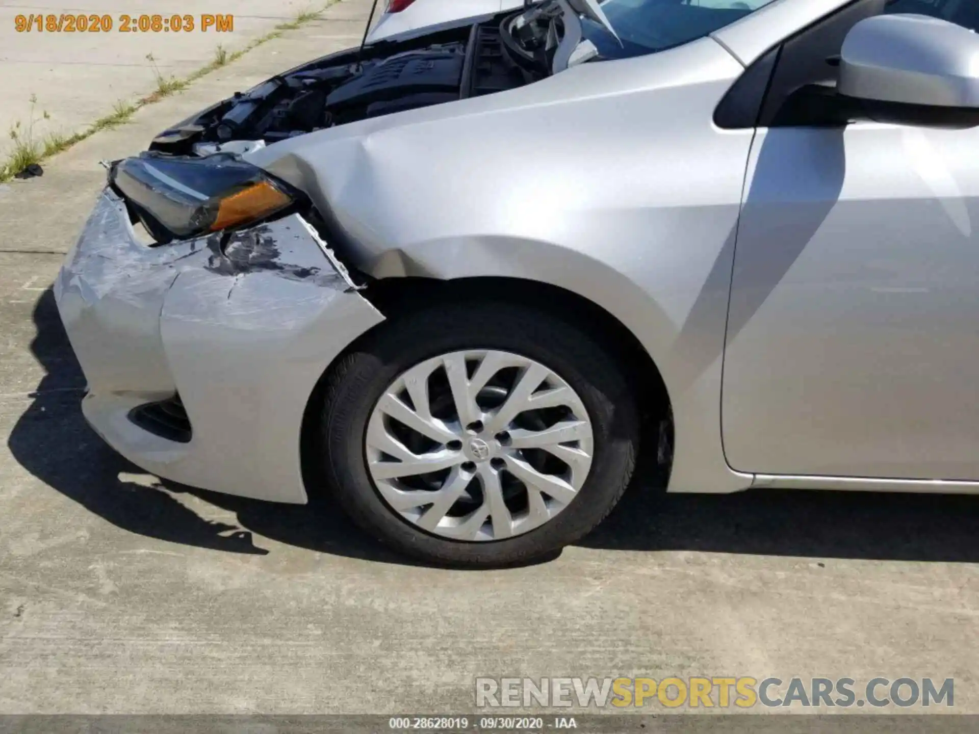 13 Photograph of a damaged car 5YFBURHE6KP940426 TOYOTA COROLLA 2019