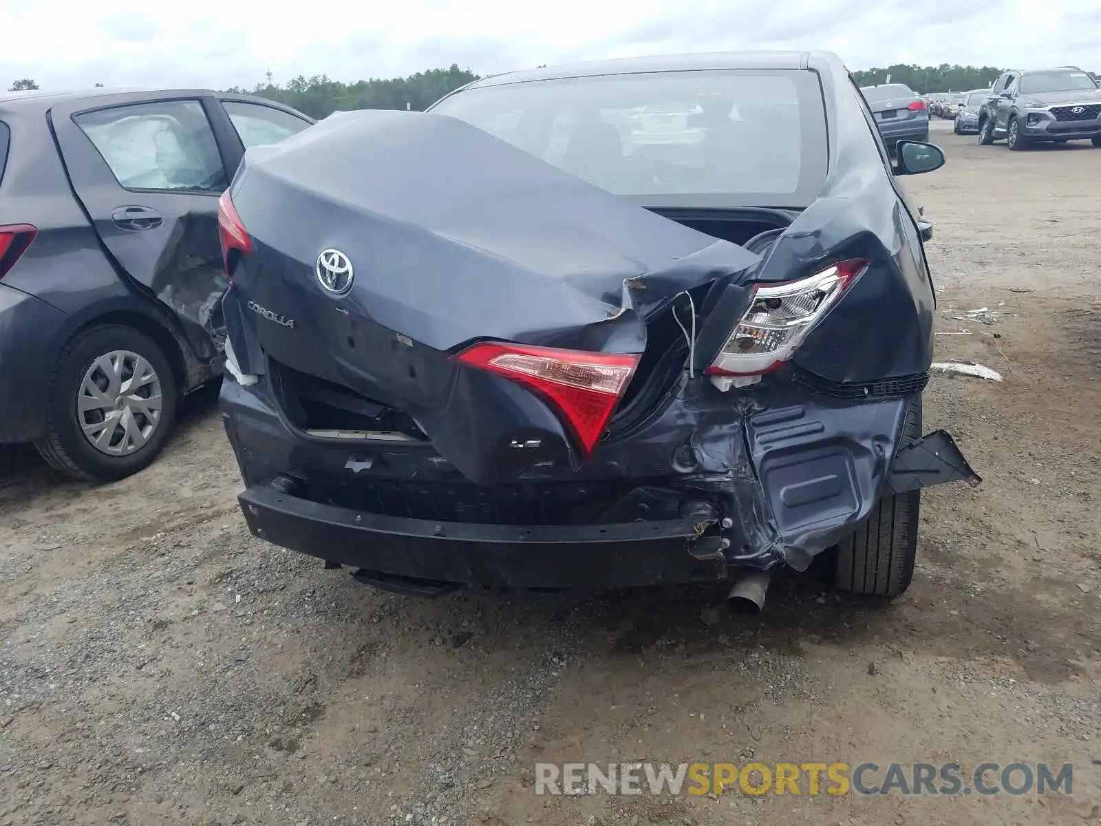 9 Photograph of a damaged car 5YFBURHE6KP940989 TOYOTA COROLLA 2019