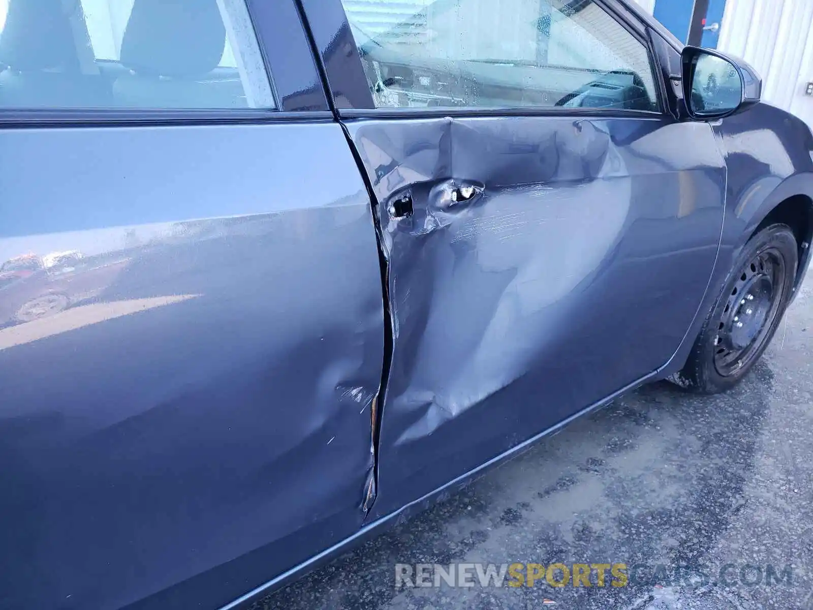 9 Photograph of a damaged car 5YFBURHE6KP941012 TOYOTA COROLLA 2019