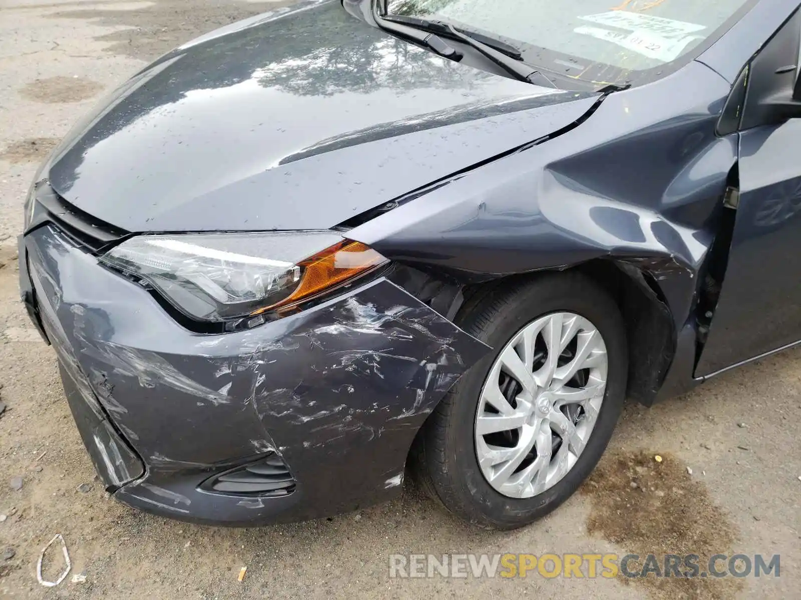 9 Photograph of a damaged car 5YFBURHE6KP941298 TOYOTA COROLLA 2019