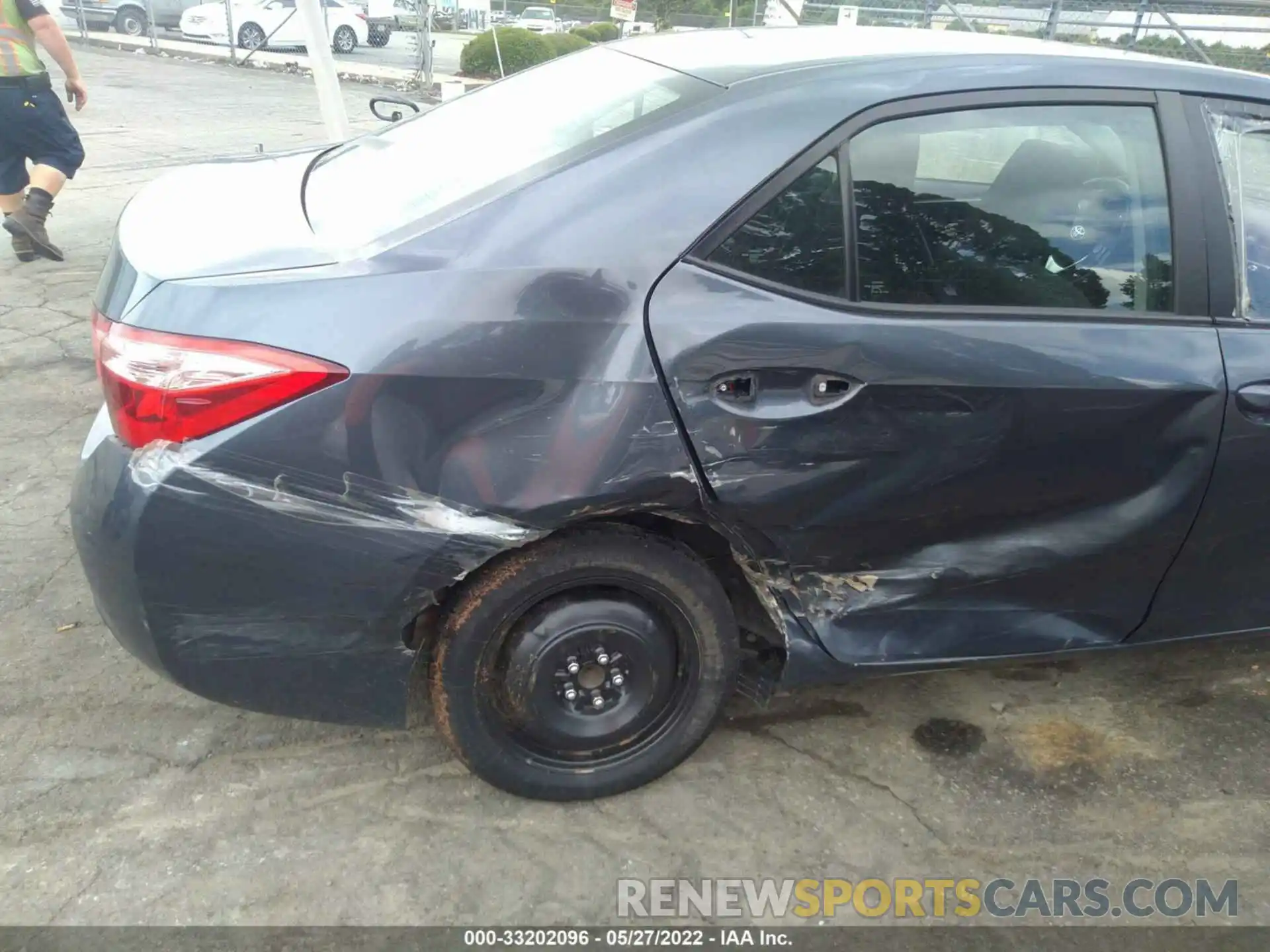 6 Photograph of a damaged car 5YFBURHE6KP942077 TOYOTA COROLLA 2019