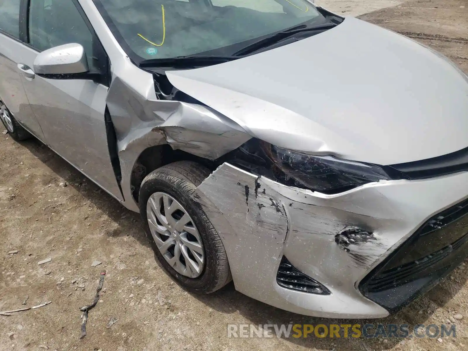 9 Photograph of a damaged car 5YFBURHE6KP942547 TOYOTA COROLLA 2019