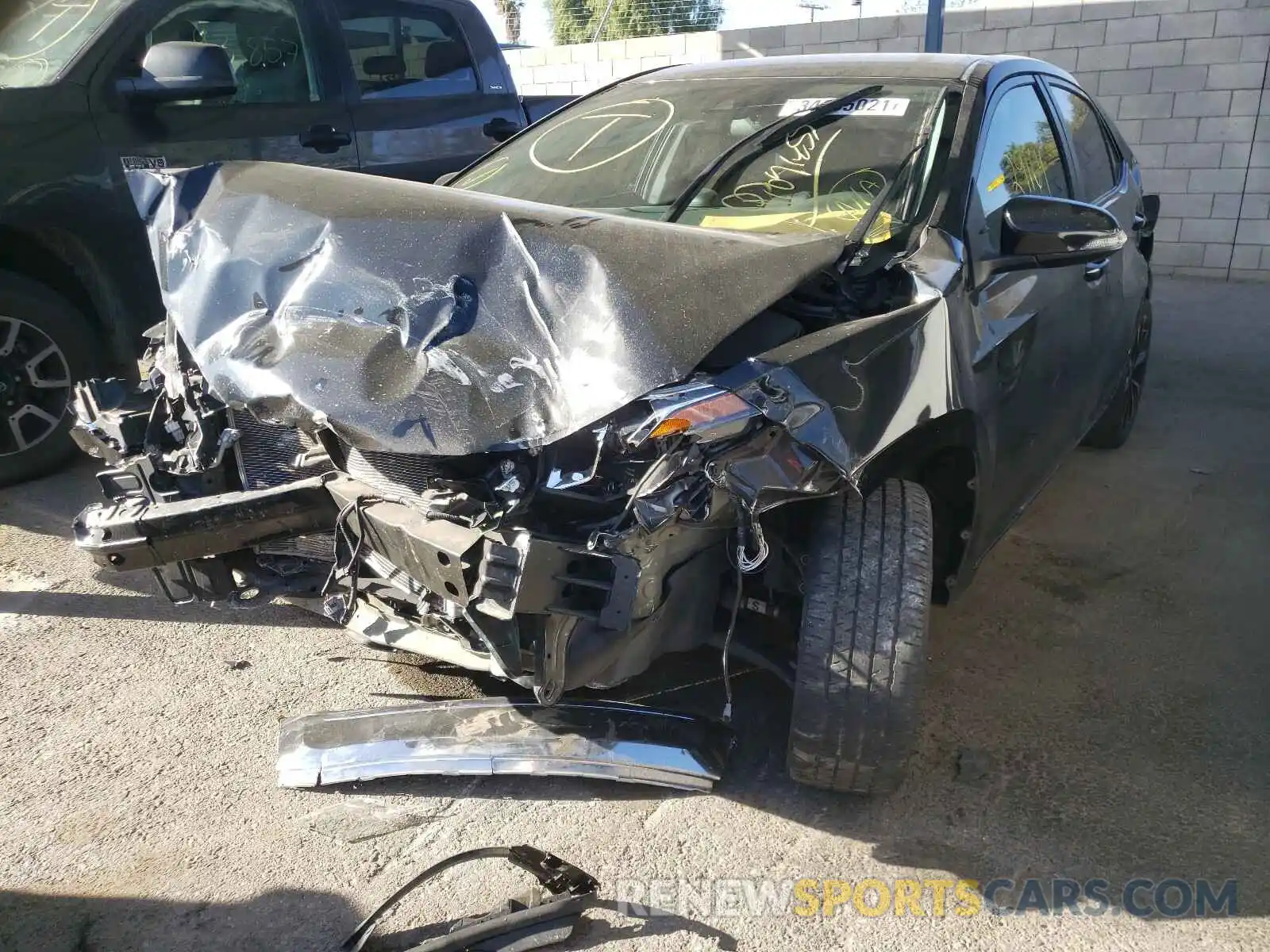 2 Фотография поврежденного автомобиля 5YFBURHE6KP943231 TOYOTA COROLLA 2019