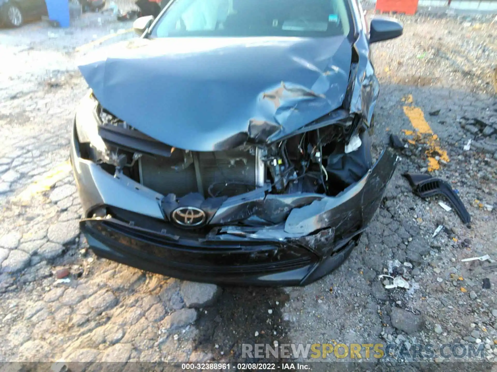 6 Photograph of a damaged car 5YFBURHE6KP943472 TOYOTA COROLLA 2019