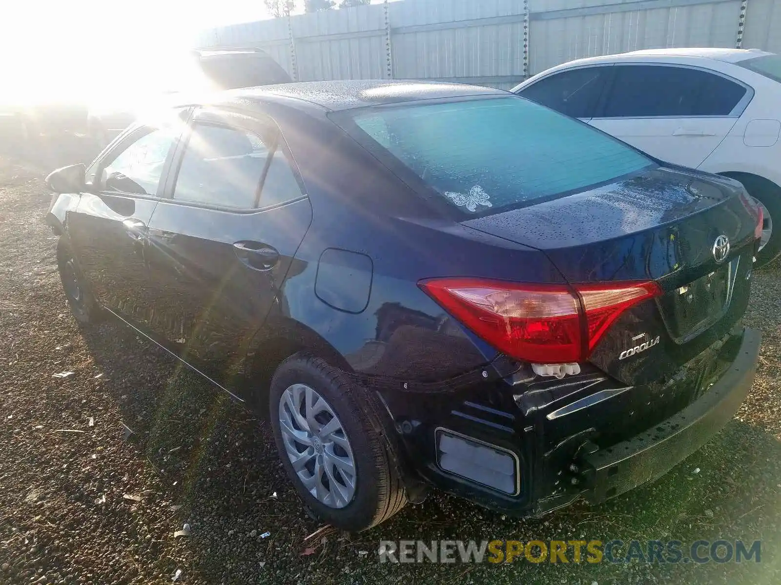 3 Photograph of a damaged car 5YFBURHE6KP946193 TOYOTA COROLLA 2019