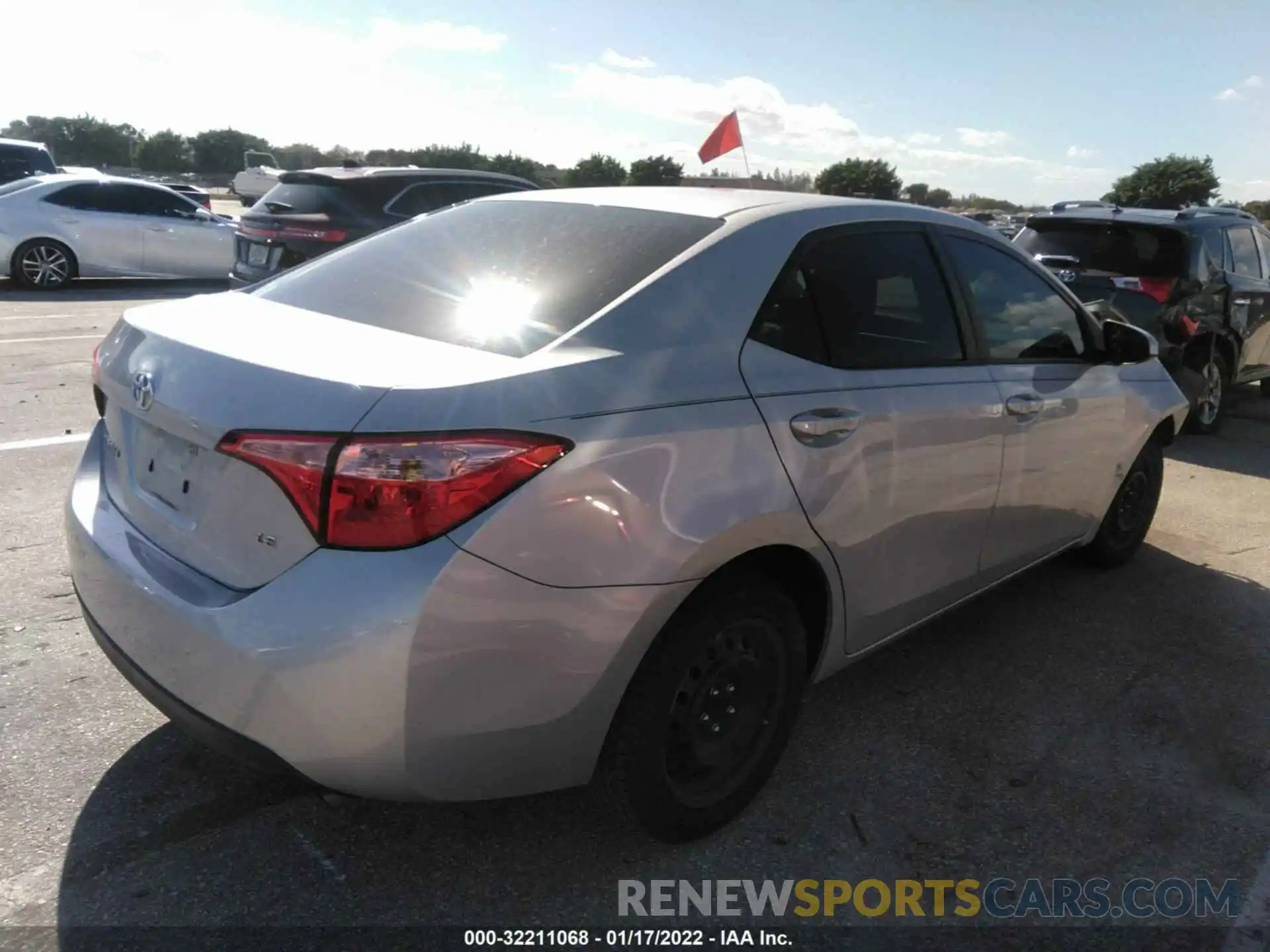 4 Photograph of a damaged car 5YFBURHE6KP949188 TOYOTA COROLLA 2019