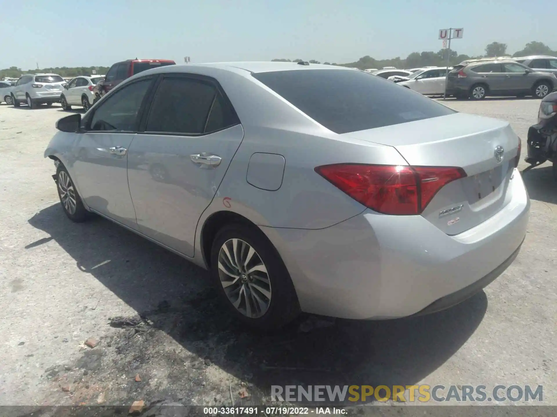 3 Photograph of a damaged car 5YFBURHE6KP949305 TOYOTA COROLLA 2019