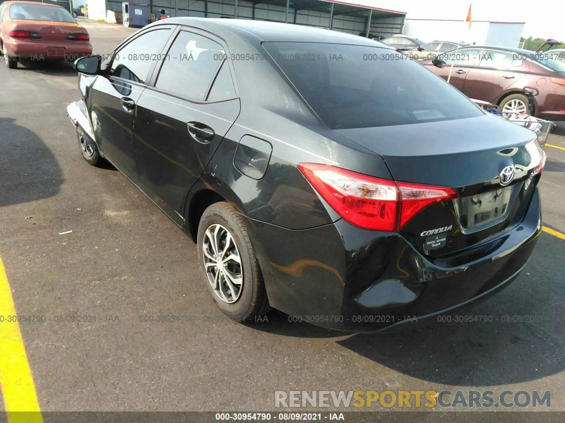 3 Photograph of a damaged car 5YFBURHE6KP949465 TOYOTA COROLLA 2019