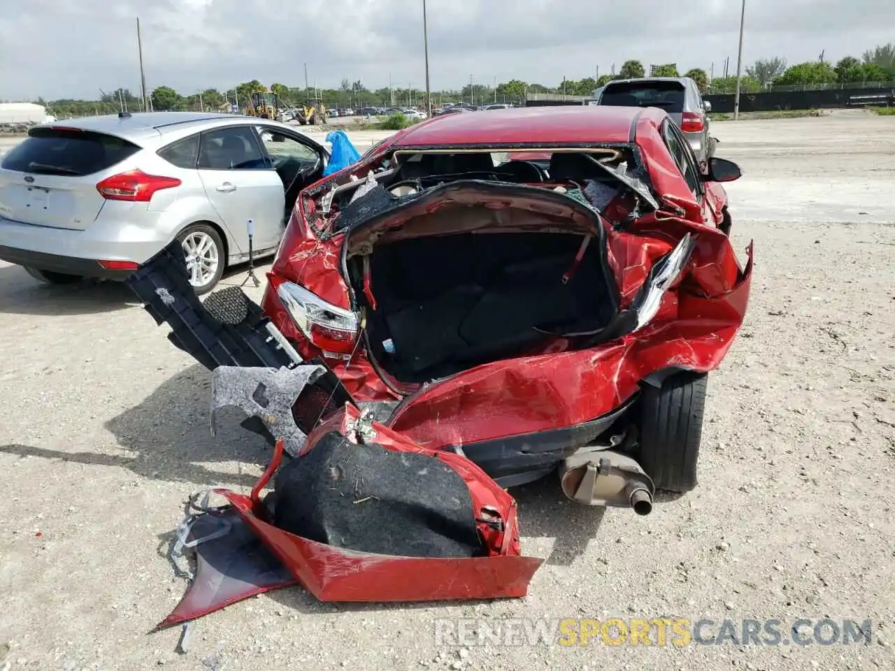 9 Photograph of a damaged car 5YFBURHE7KP858477 TOYOTA COROLLA 2019