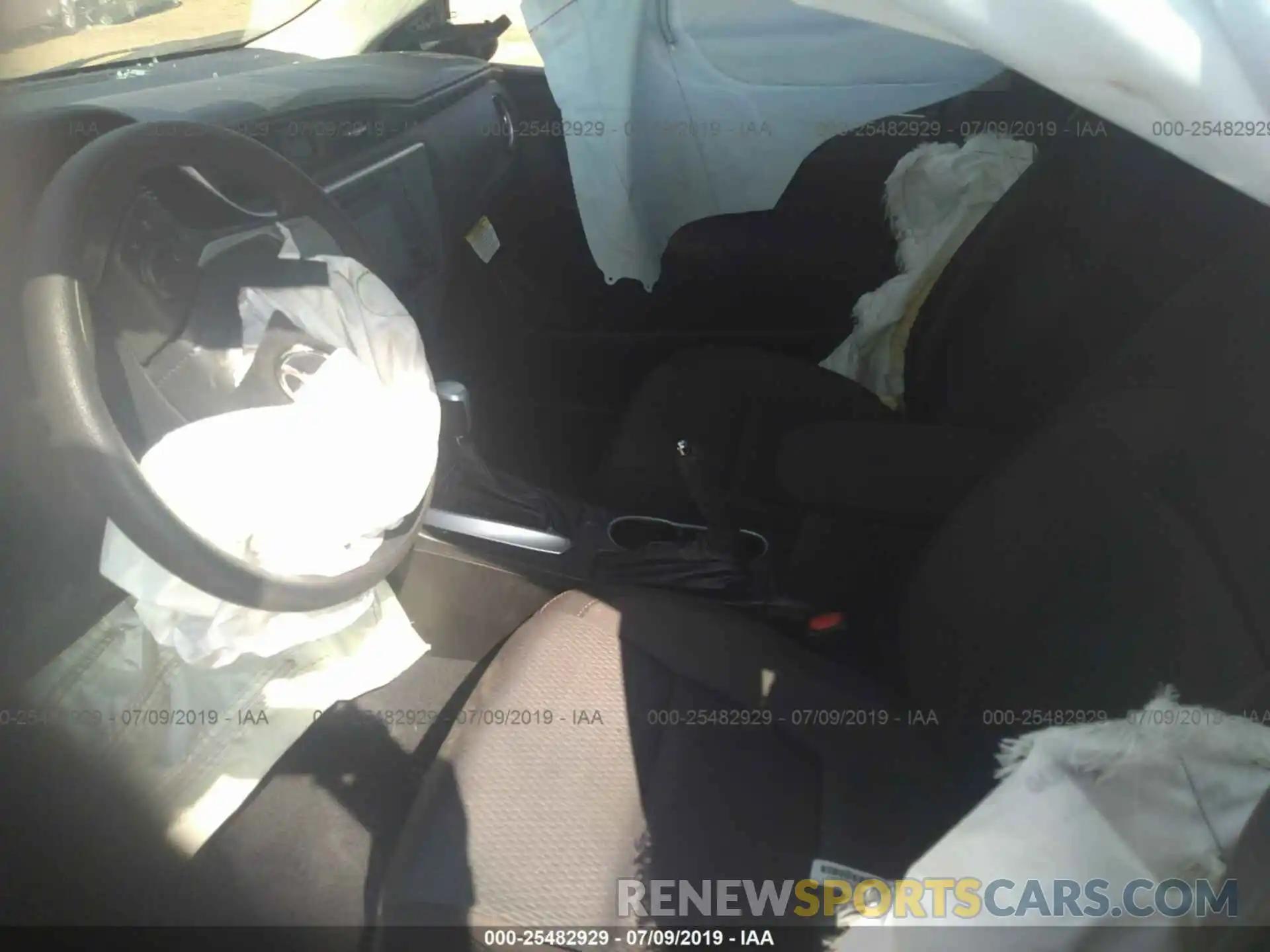 5 Photograph of a damaged car 5YFBURHE7KP859046 TOYOTA COROLLA 2019