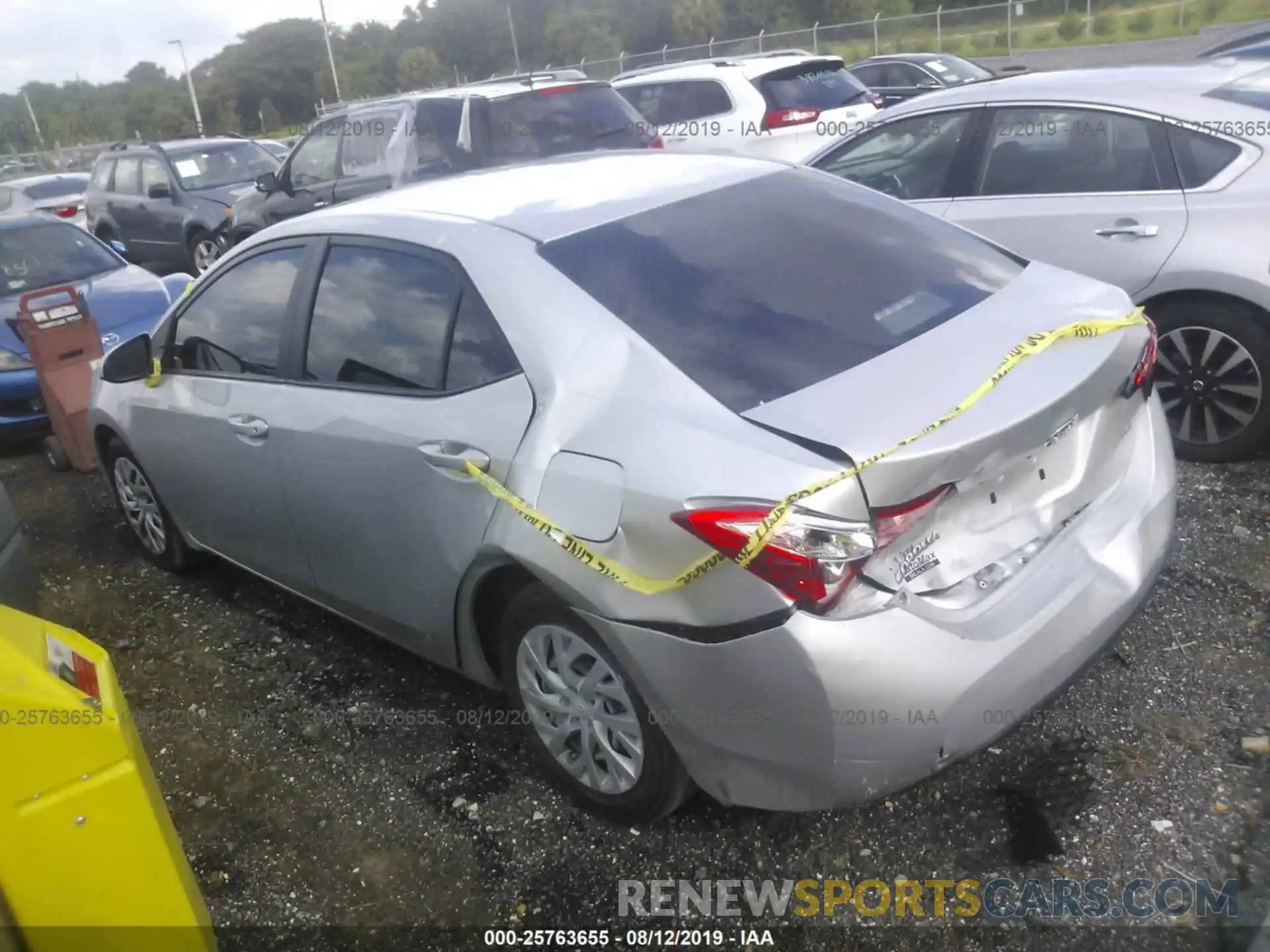 3 Photograph of a damaged car 5YFBURHE7KP859452 TOYOTA COROLLA 2019