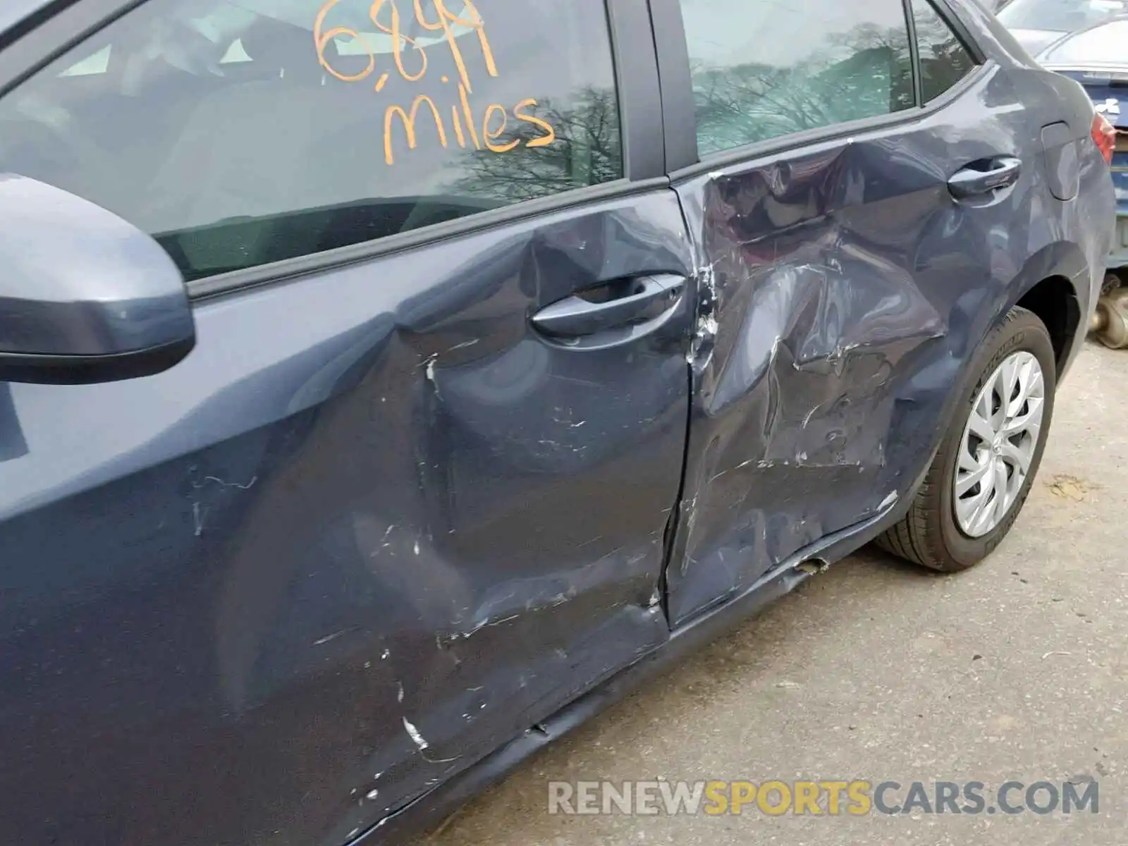 9 Photograph of a damaged car 5YFBURHE7KP862481 TOYOTA COROLLA 2019