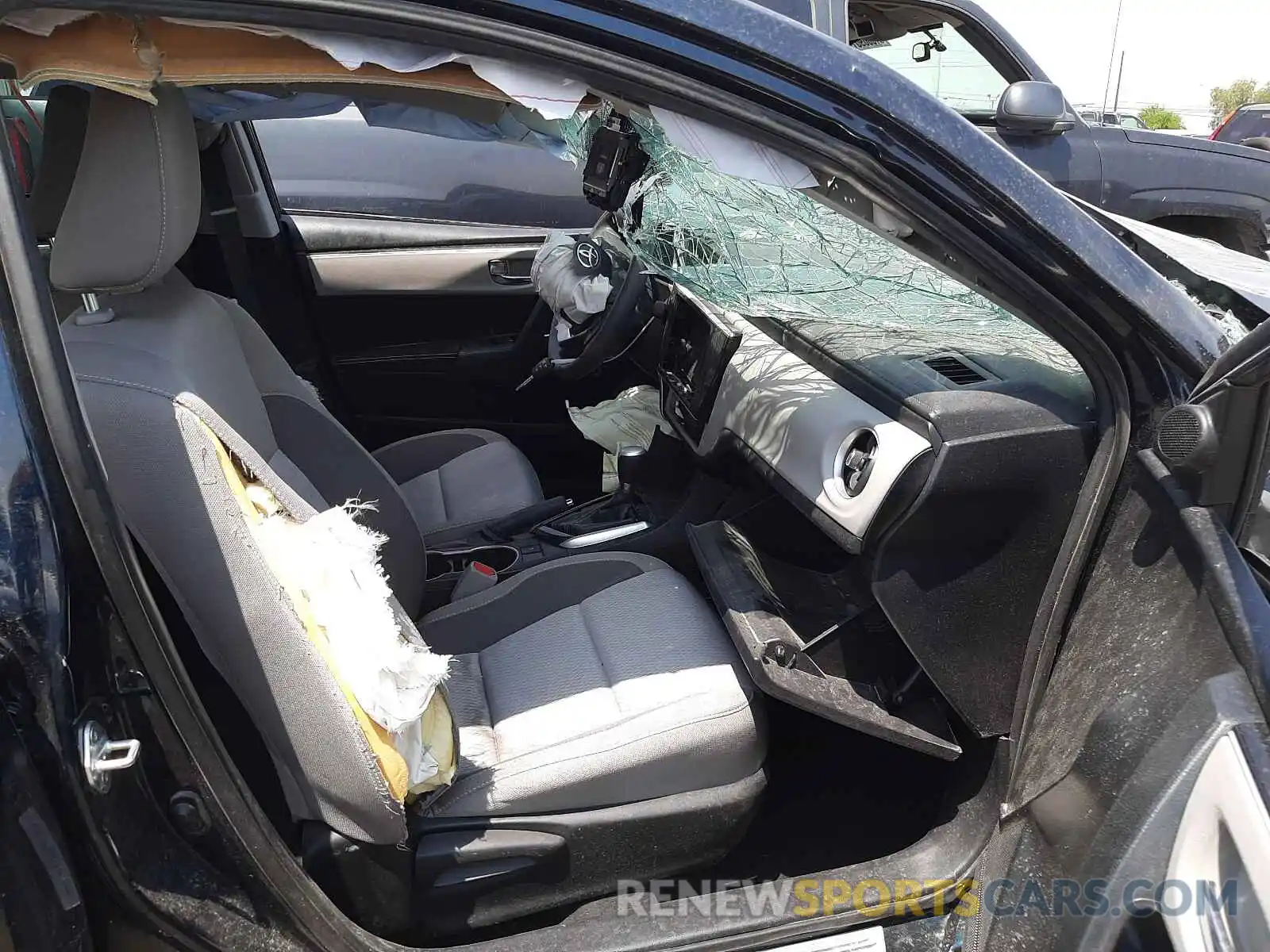 5 Photograph of a damaged car 5YFBURHE7KP863016 TOYOTA COROLLA 2019