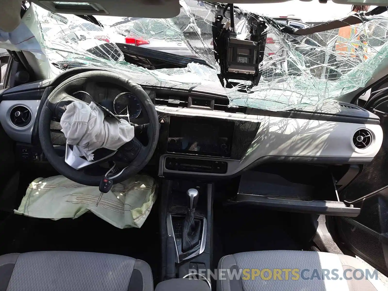 9 Photograph of a damaged car 5YFBURHE7KP863016 TOYOTA COROLLA 2019