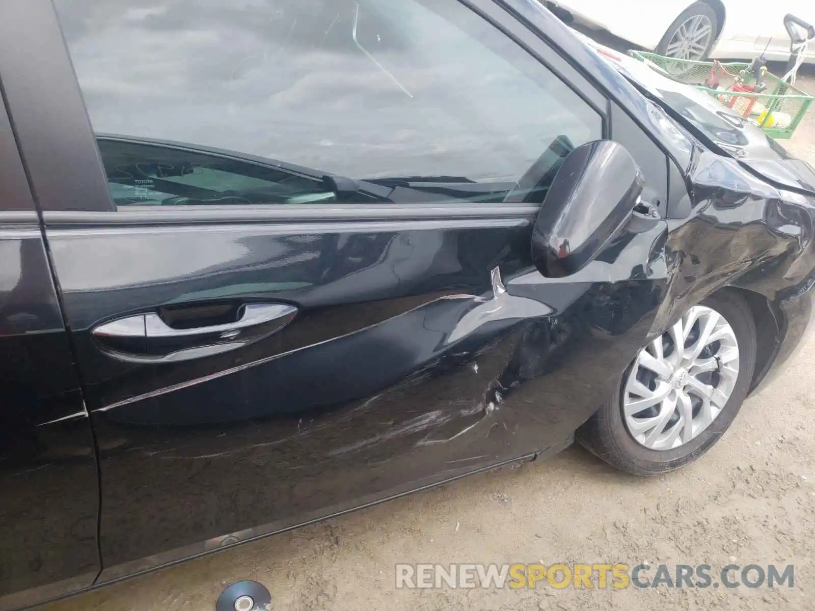 9 Photograph of a damaged car 5YFBURHE7KP868961 TOYOTA COROLLA 2019