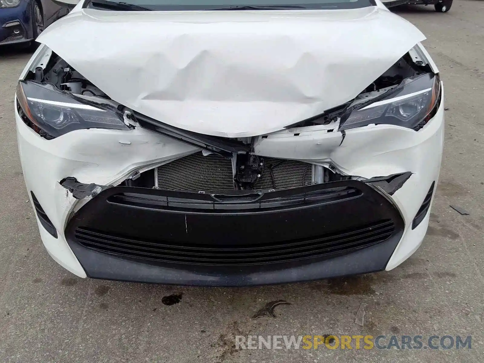 9 Photograph of a damaged car 5YFBURHE7KP869186 TOYOTA COROLLA 2019