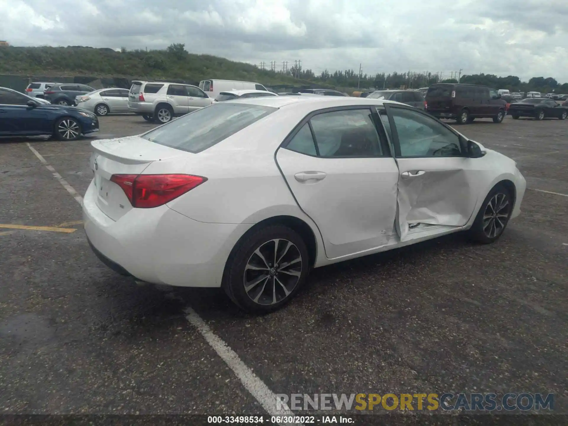 4 Photograph of a damaged car 5YFBURHE7KP869222 TOYOTA COROLLA 2019