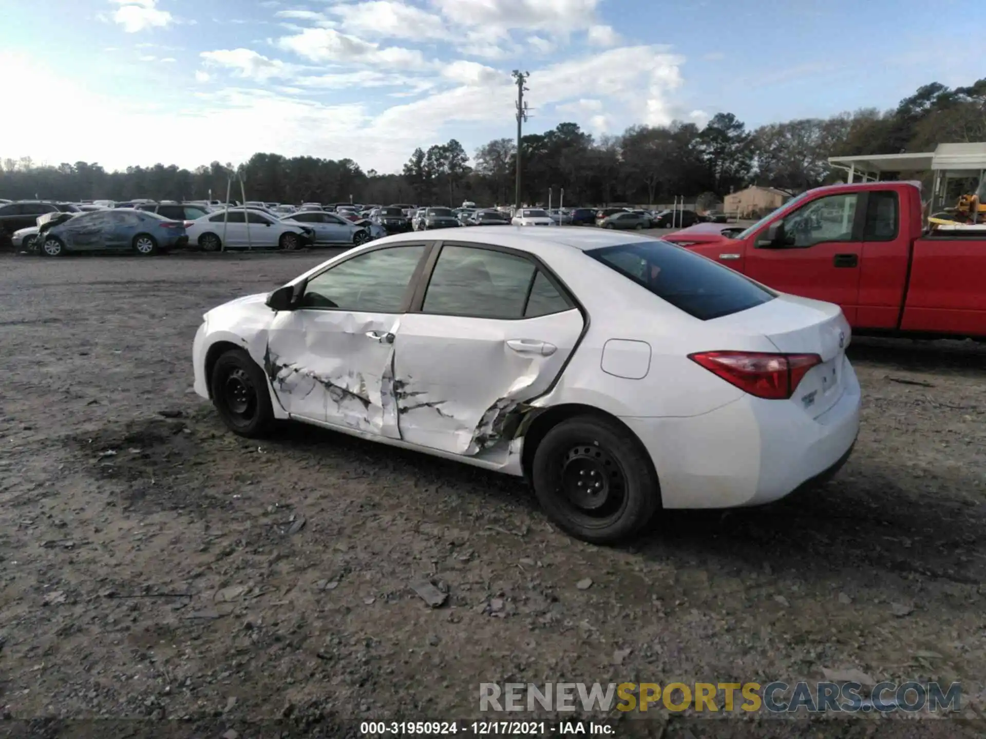 3 Photograph of a damaged car 5YFBURHE7KP872105 TOYOTA COROLLA 2019