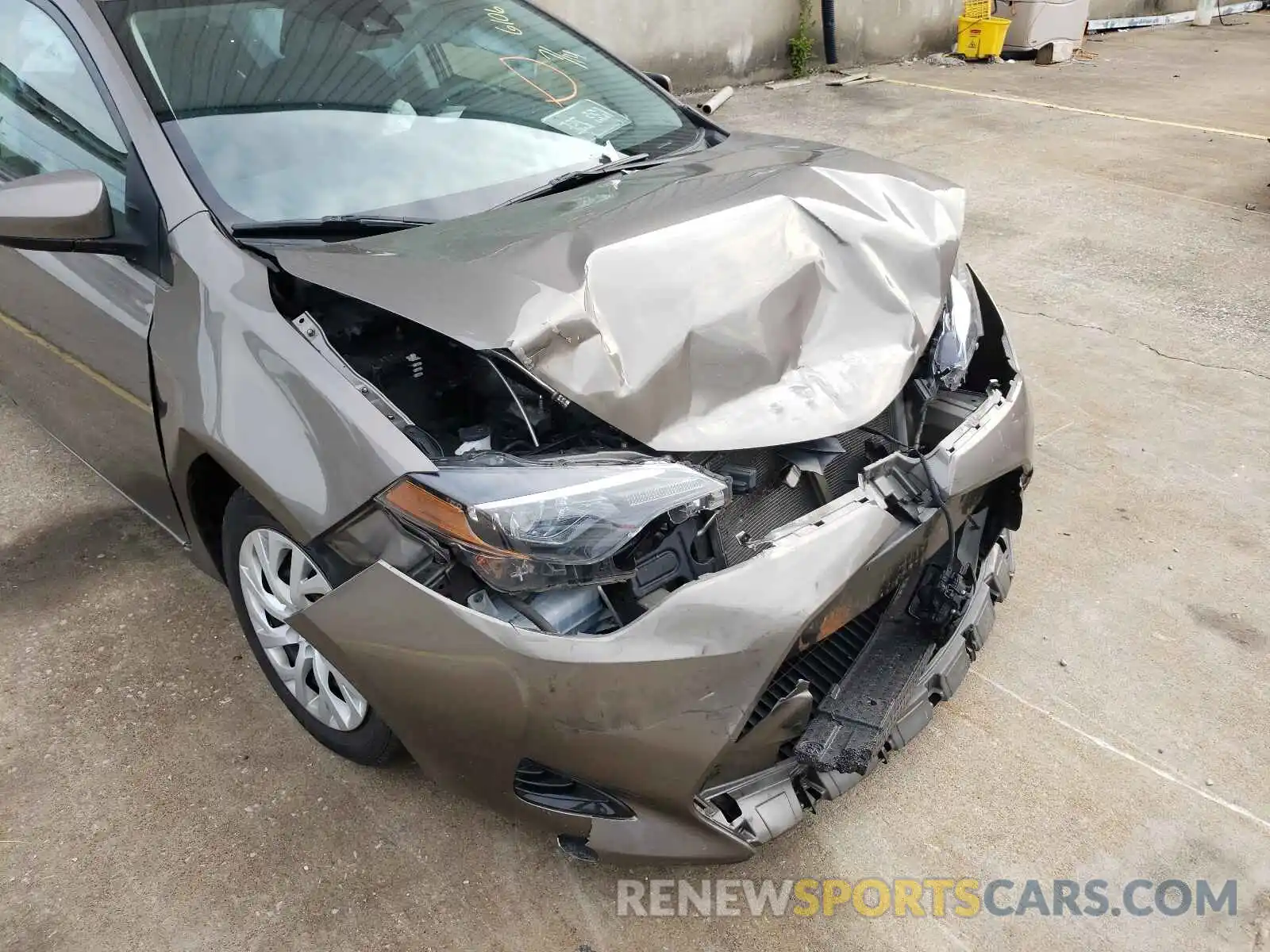 9 Photograph of a damaged car 5YFBURHE7KP876106 TOYOTA COROLLA 2019