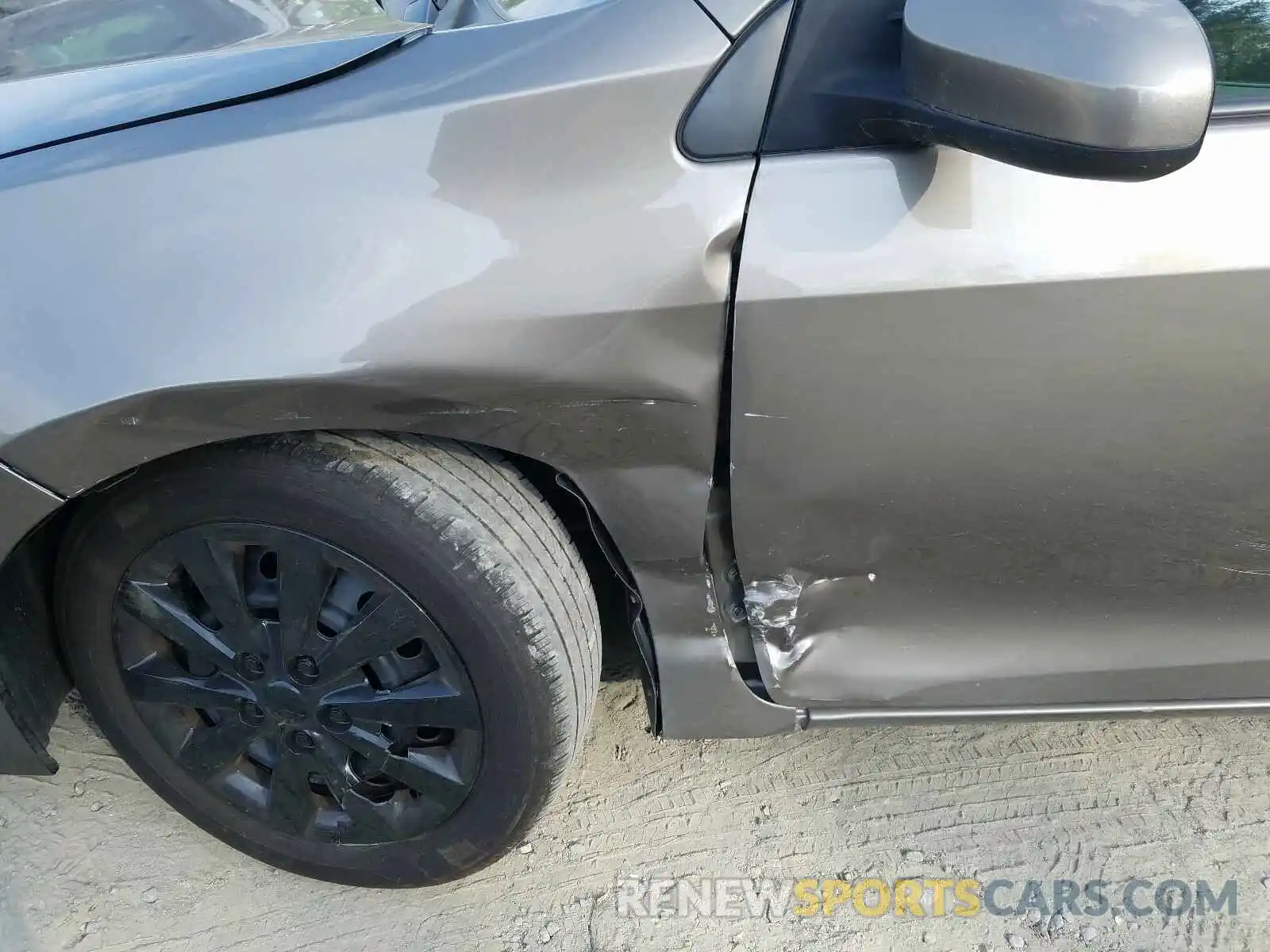 9 Photograph of a damaged car 5YFBURHE7KP876218 TOYOTA COROLLA 2019