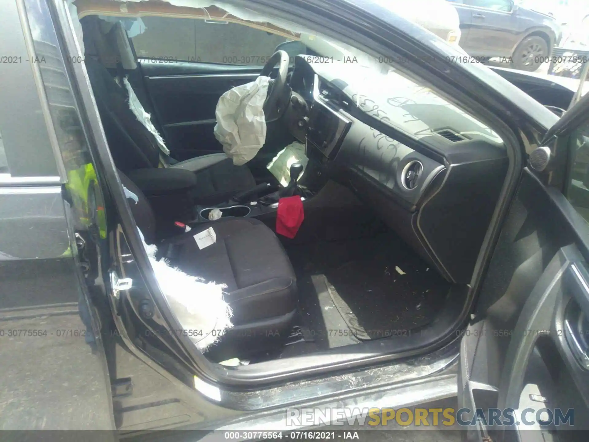 5 Photograph of a damaged car 5YFBURHE7KP877448 TOYOTA COROLLA 2019