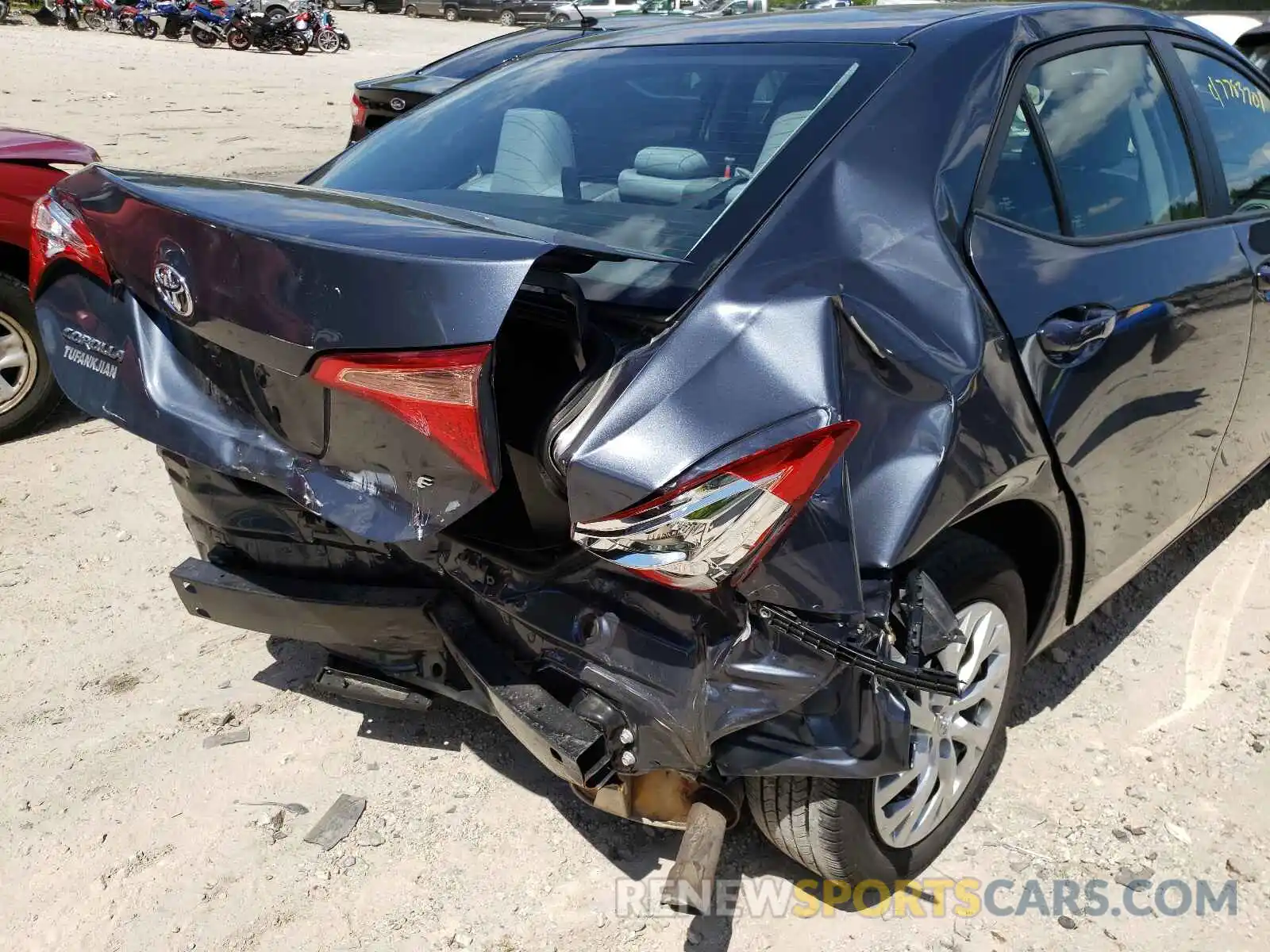 9 Photograph of a damaged car 5YFBURHE7KP879328 TOYOTA COROLLA 2019