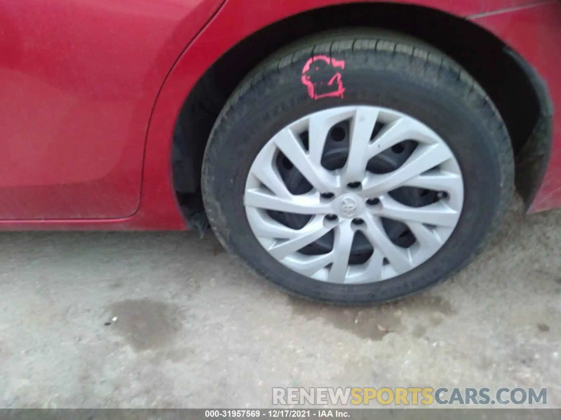 13 Photograph of a damaged car 5YFBURHE7KP880446 TOYOTA COROLLA 2019