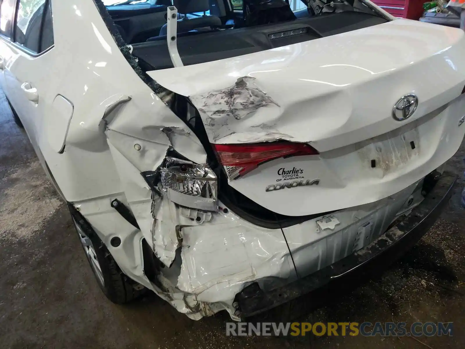 9 Photograph of a damaged car 5YFBURHE7KP881581 TOYOTA COROLLA 2019