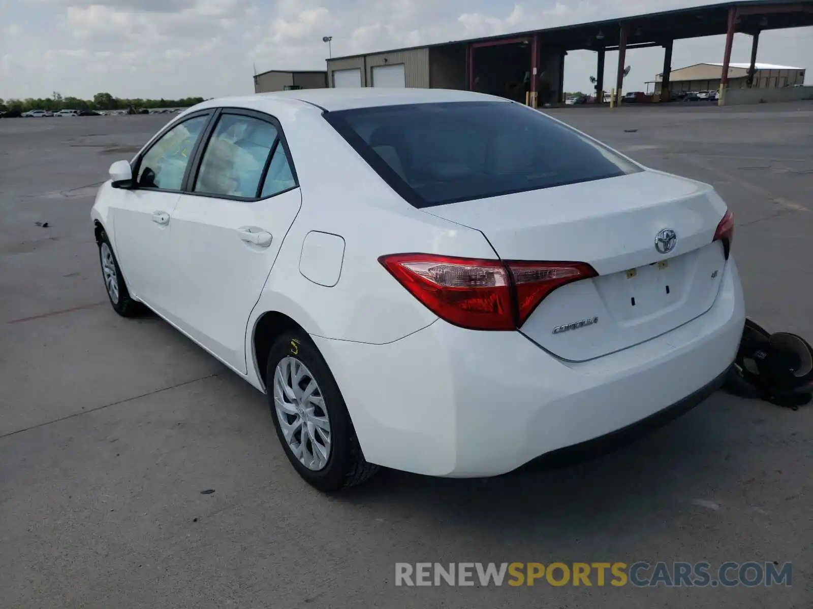 3 Photograph of a damaged car 5YFBURHE7KP882455 TOYOTA COROLLA 2019