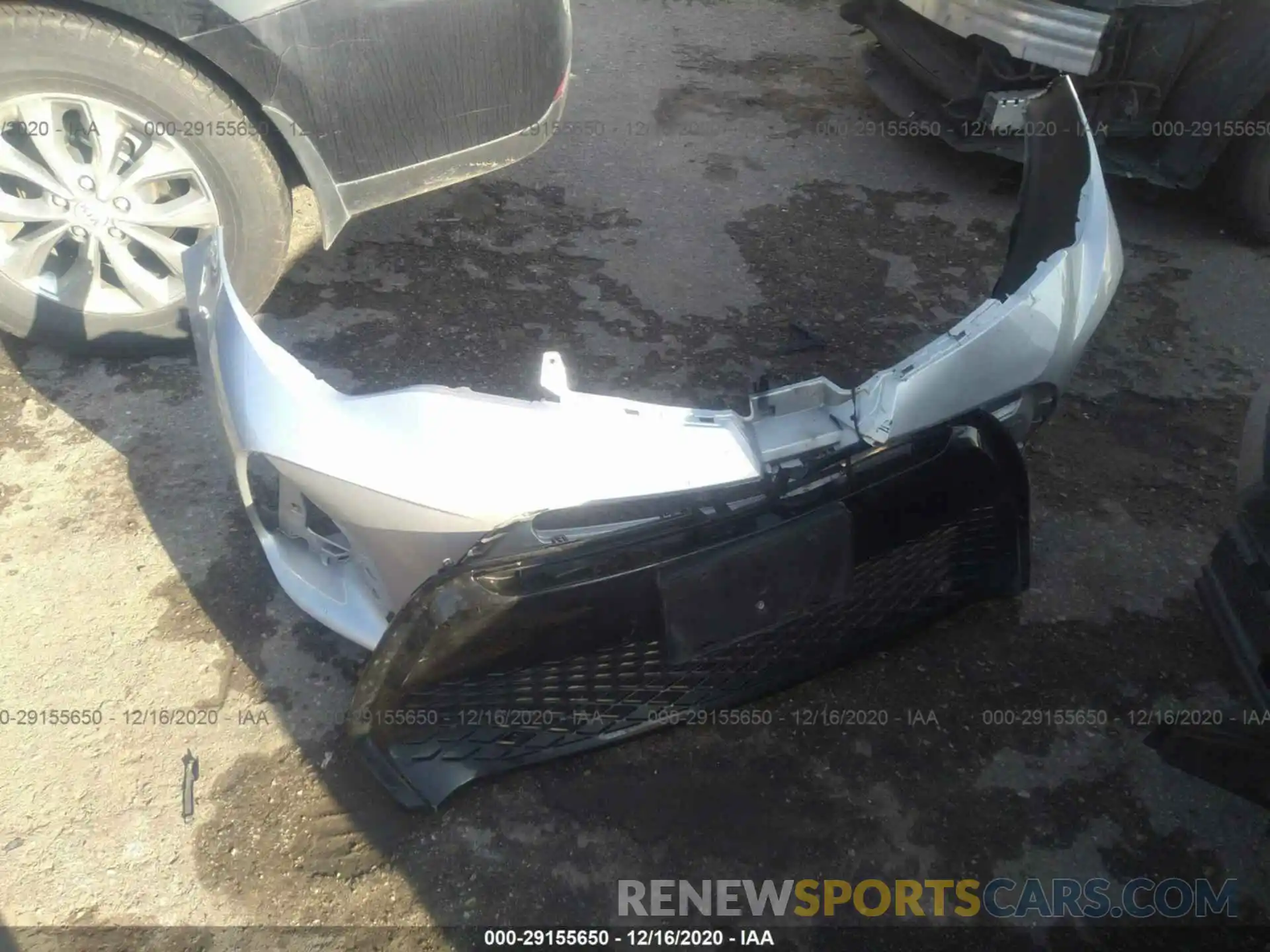 12 Photograph of a damaged car 5YFBURHE7KP883332 TOYOTA COROLLA 2019