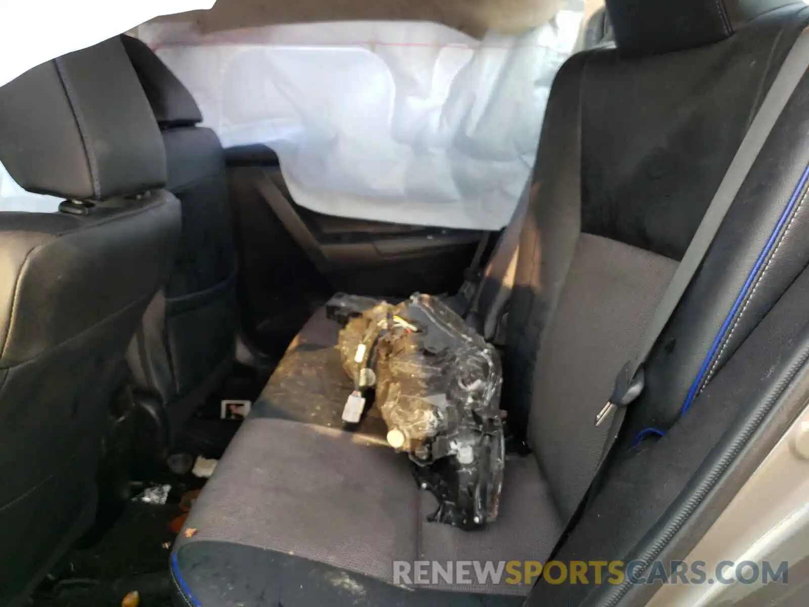 6 Photograph of a damaged car 5YFBURHE7KP884609 TOYOTA COROLLA 2019