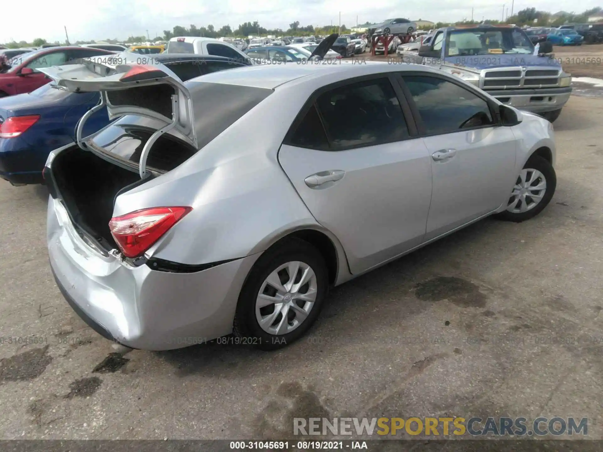 4 Photograph of a damaged car 5YFBURHE7KP886103 TOYOTA COROLLA 2019