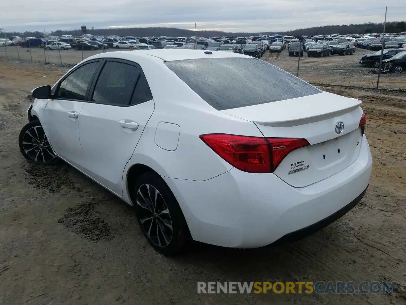 3 Photograph of a damaged car 5YFBURHE7KP886781 TOYOTA COROLLA 2019