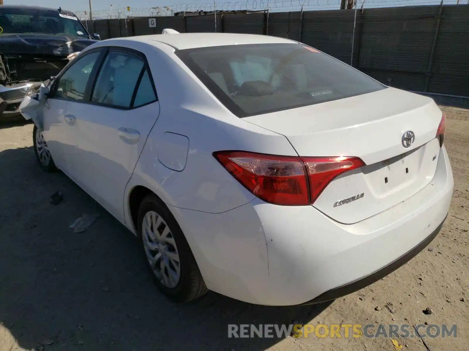 3 Photograph of a damaged car 5YFBURHE7KP887297 TOYOTA COROLLA 2019