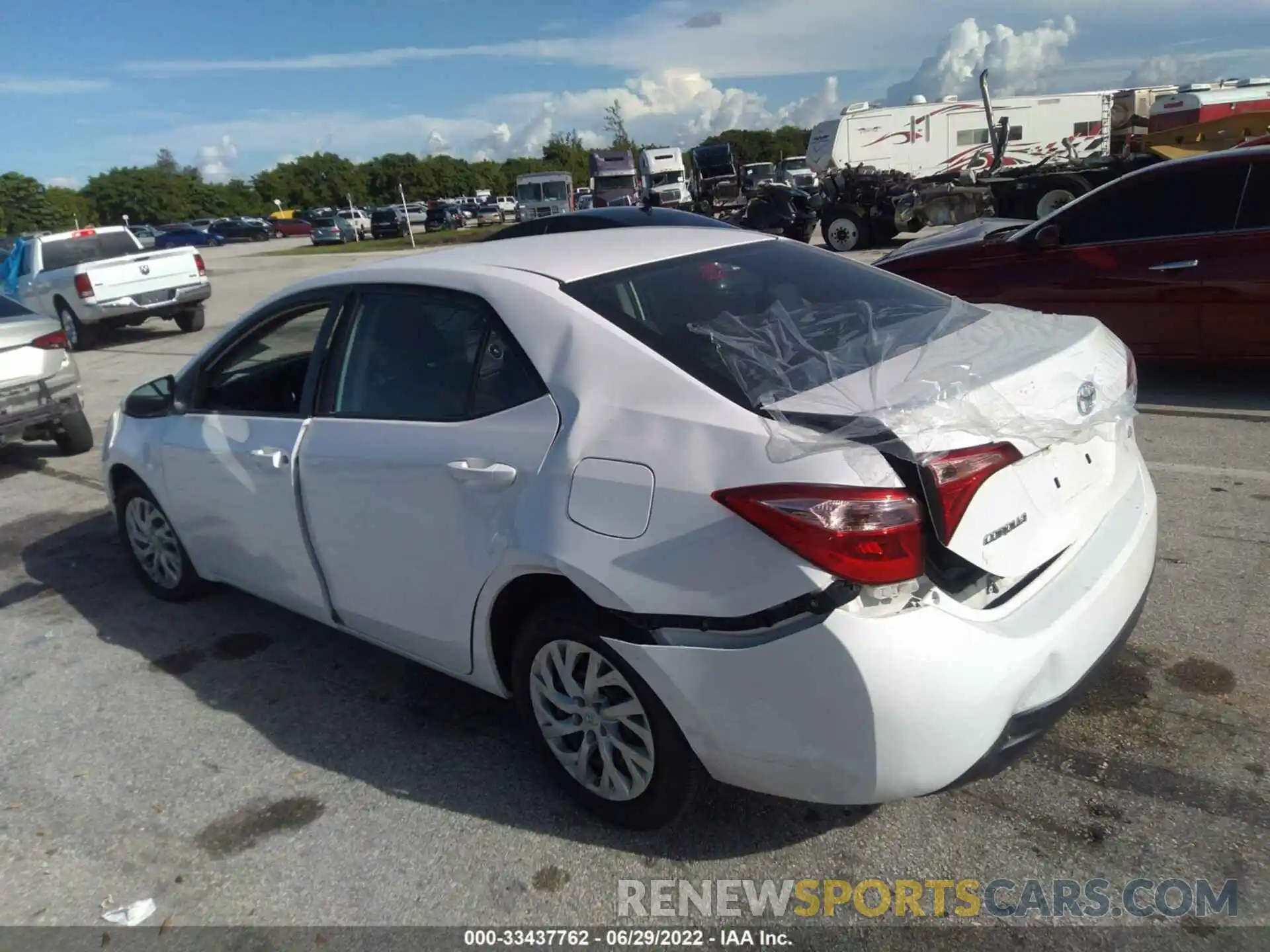 3 Photograph of a damaged car 5YFBURHE7KP889034 TOYOTA COROLLA 2019