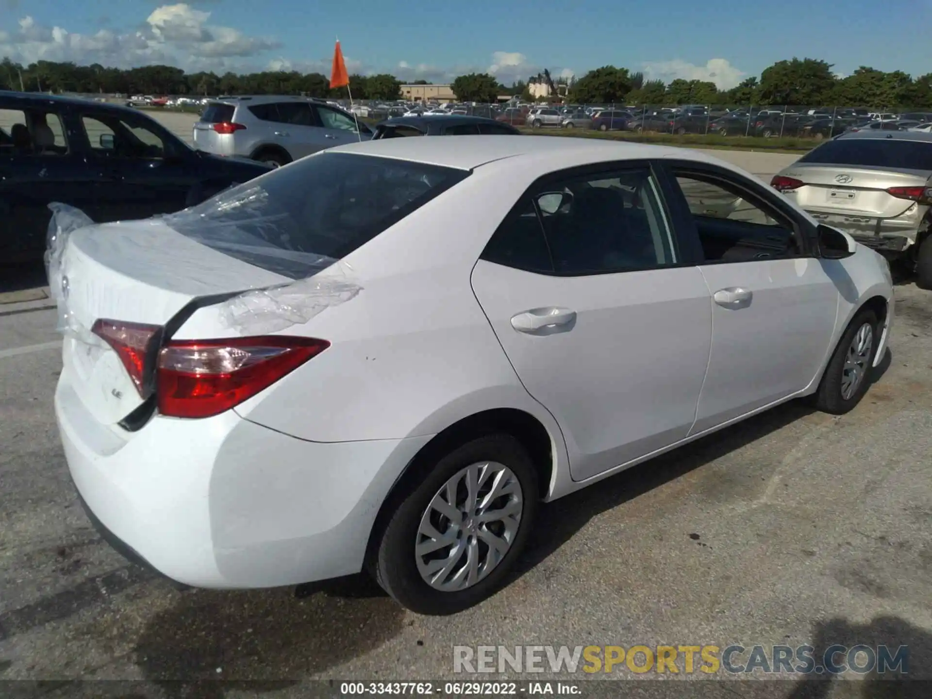 4 Photograph of a damaged car 5YFBURHE7KP889034 TOYOTA COROLLA 2019