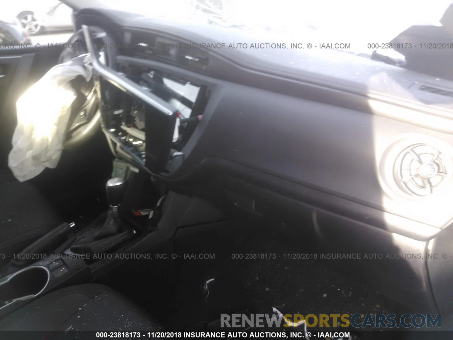 5 Photograph of a damaged car 5YFBURHE7KP889079 Toyota Corolla 2019